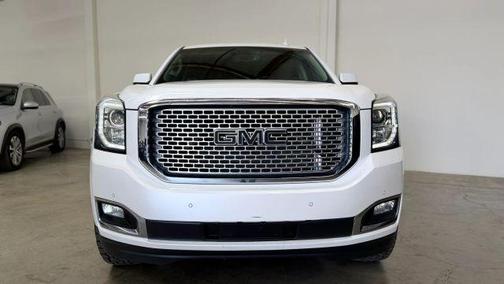 White 2016 GMC Yukon Denali