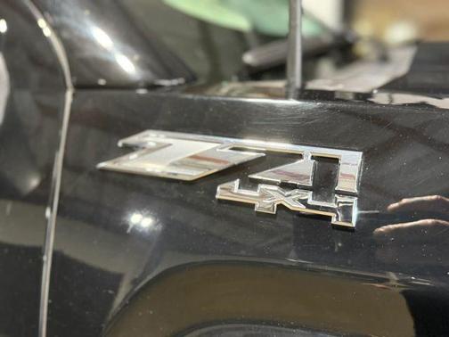 Black 2018 GMC Sierra 1500 SLT