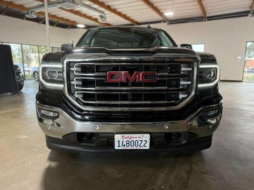 Black 2018 GMC Sierra 1500 SLT