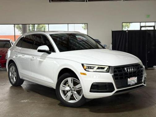 Ibis White 2019 Audi Q5 2.0T Premium Plus