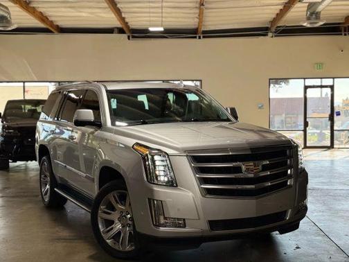 2018 Cadillac Escalade Luxury