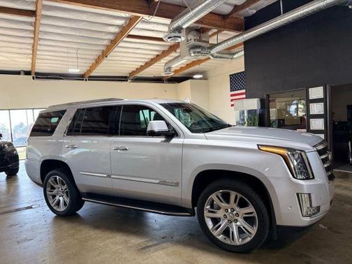 2018 Cadillac Escalade Luxury