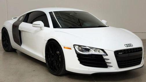 White 2012 Audi R8 4.2 quattro