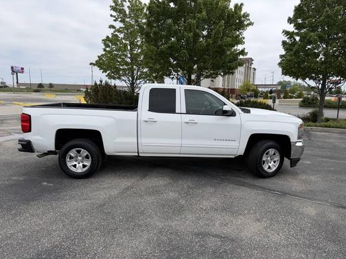 White 2018 Chevrolet Silverado 1500 LT