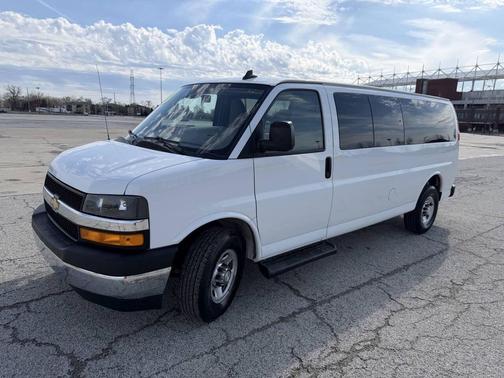 White 2020 Chevrolet Express 3500 LT 3500 3dr Extended Passenger Van