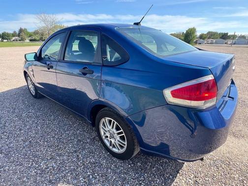 Blue 2008 Ford Focus SE