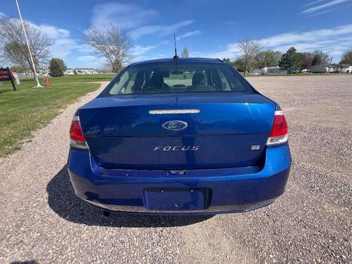 Blue 2008 Ford Focus SE