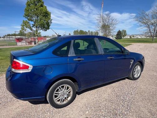 Blue 2008 Ford Focus SE