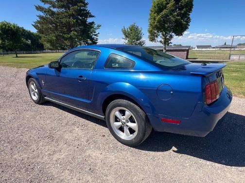2007 Ford Mustang Deluxe