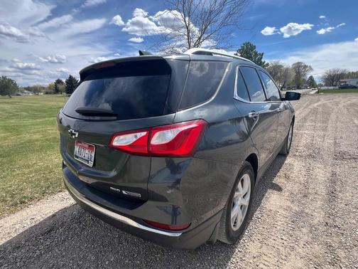 Gray 2018 Chevrolet Equinox Premier