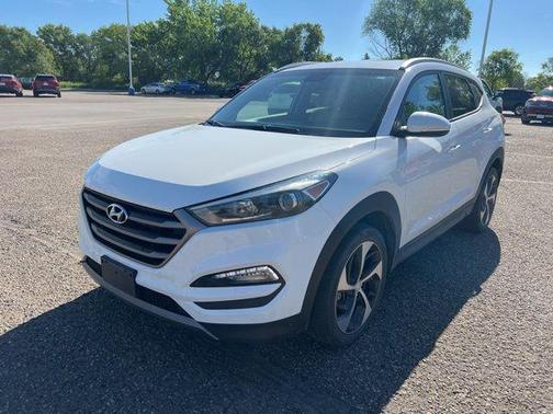 Dazzling White 2016 Hyundai TUCSON Sport