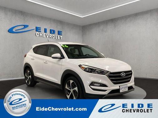 Dazzling White 2016 Hyundai TUCSON Sport