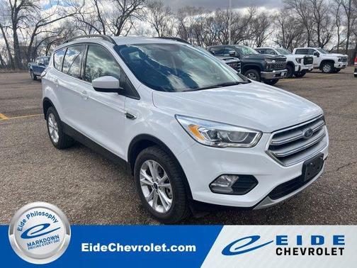 White Platinum Metallic Tri-Coat 2017 Ford Escape SE