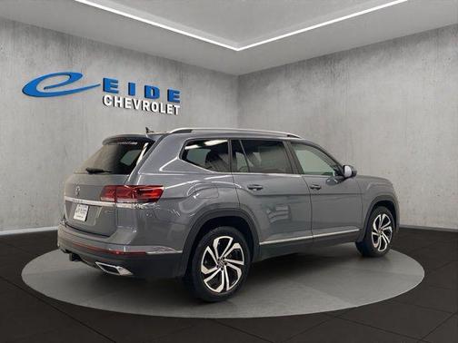 Platinum Gray Metallic 2022 Volkswagen Atlas 3.6L SEL