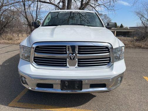 Bright White Clearcoat 2018 RAM 1500 Big Horn