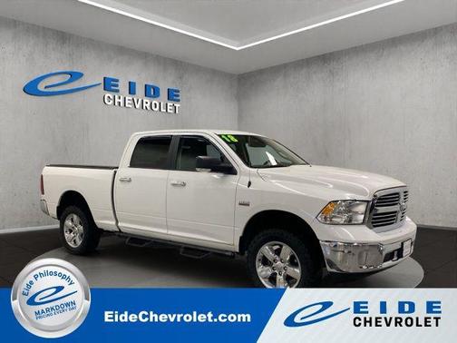 Bright White Clearcoat 2018 RAM 1500 Big Horn