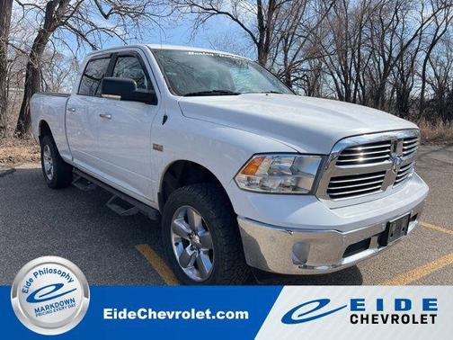 Bright White Clearcoat 2018 RAM 1500 Big Horn
