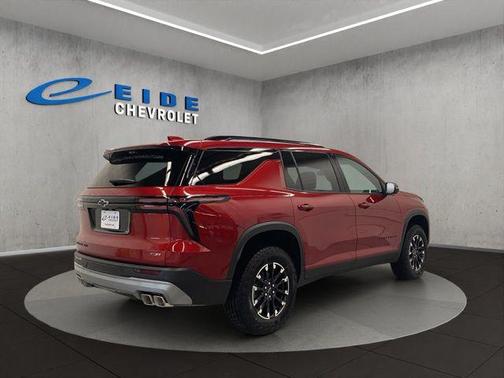 Radiant Red Tintcoat 2026 Chevrolet Traverse AWD Z71
