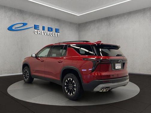 Radiant Red Tintcoat 2026 Chevrolet Traverse AWD Z71