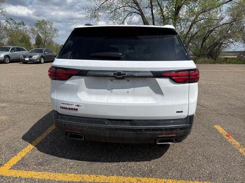 Summit White 2023 Chevrolet Traverse Premier