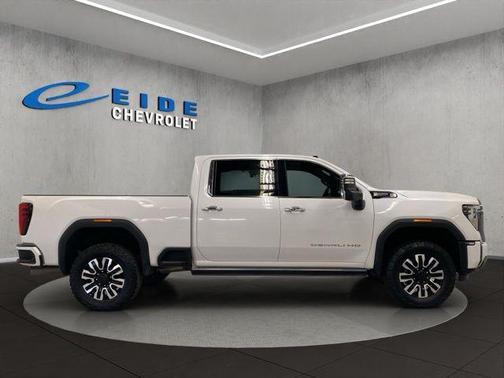White Frost Tricoat 2024 GMC Sierra 3500 Denali