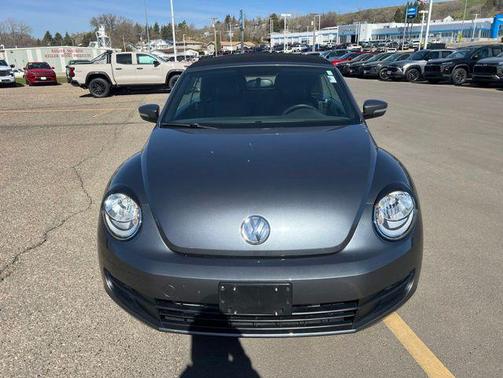 Platinum Gray Metallic/Black Roof 2015 Volkswagen Beetle Auto 1.8T w/Tech