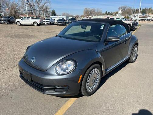 Platinum Gray Metallic/Black Roof 2015 Volkswagen Beetle Auto 1.8T w/Tech