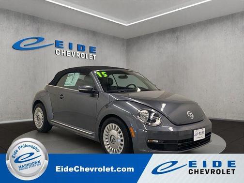 Platinum Gray Metallic/Black Roof 2015 Volkswagen Beetle Auto 1.8T w/Tech
