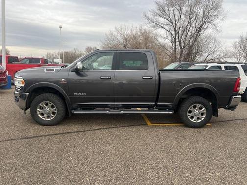 2019 RAM 2500 Laramie Crew Cab 4x4 6'4' Box