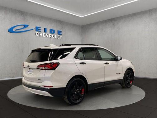 Iridescent Pearl Tricoat 2023 Chevrolet Equinox Premier w/1LZ