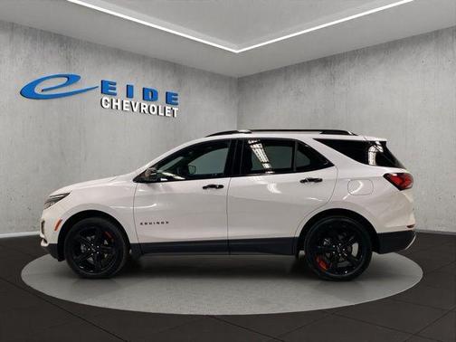 Iridescent Pearl Tricoat 2023 Chevrolet Equinox Premier w/1LZ