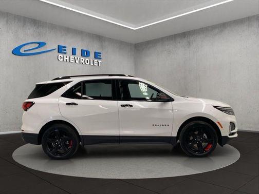 Iridescent Pearl Tricoat 2023 Chevrolet Equinox Premier w/1LZ