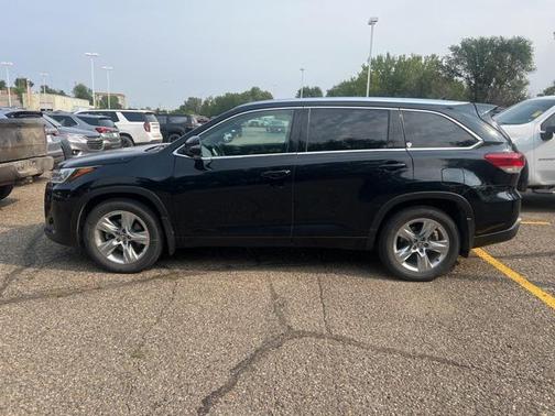 2017 Toyota Highlander Limited