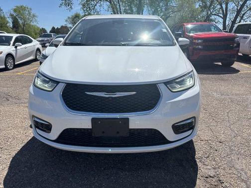 Bright White Clearcoat 2023 Chrysler Pacifica Touring L