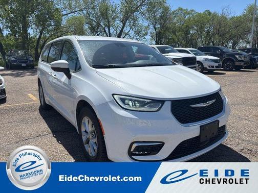 Bright White Clearcoat 2023 Chrysler Pacifica Touring L