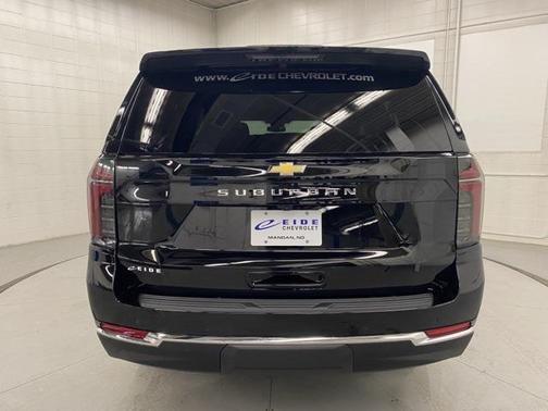 2025 Chevrolet Suburban LS