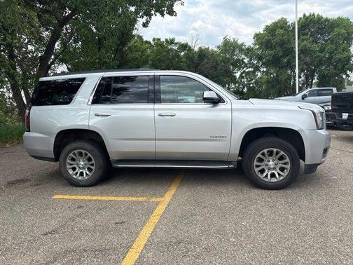 Quicksilver Metallic 2016 GMC Yukon SLT