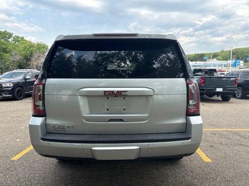 Quicksilver Metallic 2016 GMC Yukon SLT