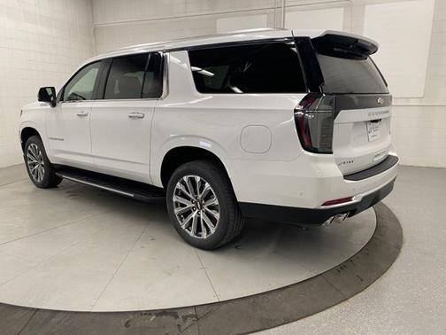 2025 Chevrolet Suburban 4WD High Country