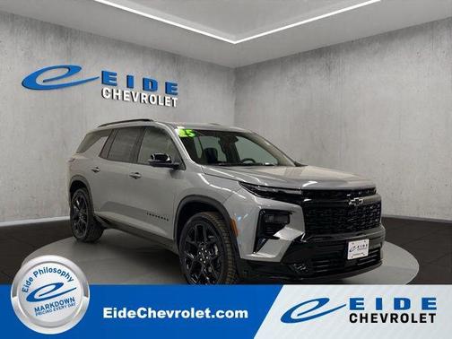 Sterling Grey Metallic 2025 Chevrolet Traverse RS