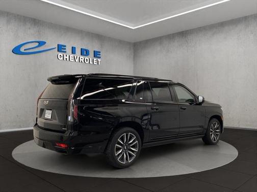 2022 Cadillac Escalade ESV Sport