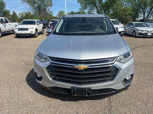 Silver Ice Metallic 2018 Chevrolet Traverse LT Leather