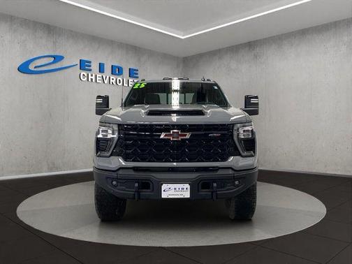 2025 Chevrolet Silverado 2500 4WD Crew Cab Standard Bed ZR2