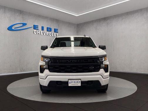 Summit White 2026 Chevrolet Silverado 1500 Custom