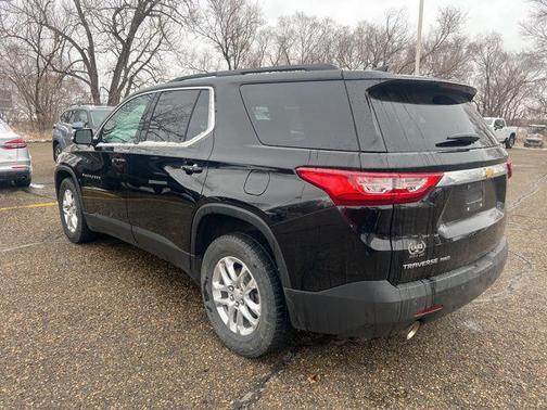 Mosaic Black Metallic 2019 Chevrolet Traverse LT Cloth