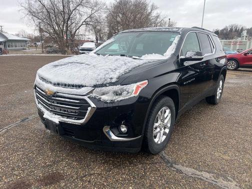 Mosaic Black Metallic 2019 Chevrolet Traverse LT Cloth