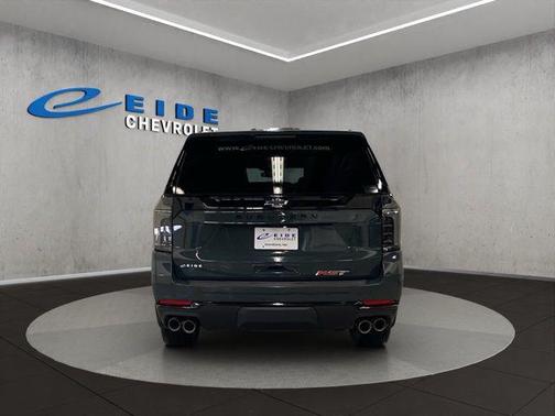 2025 Chevrolet Suburban RST