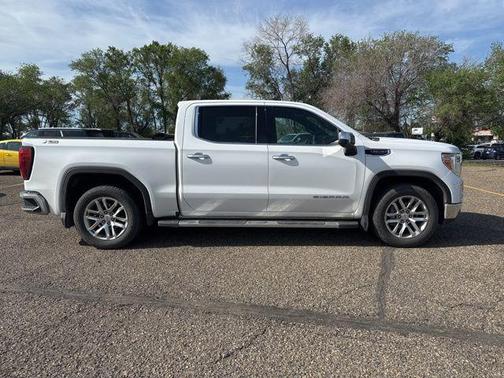 Summit White 2022 GMC Sierra 1500 SLT