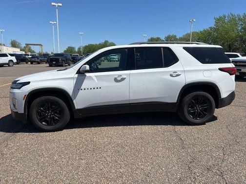 Summit White 2022 Chevrolet Traverse LT Cloth