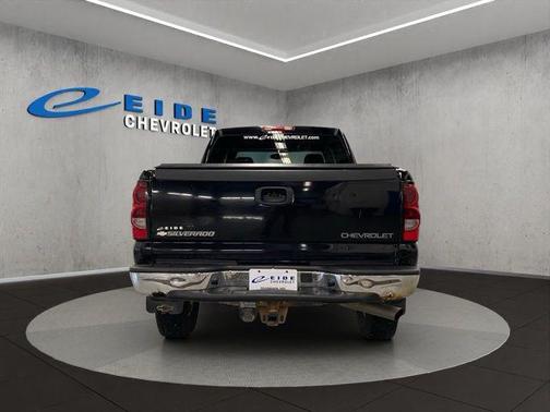 Smokin Asphalt 2004 Chevrolet Silverado 2500 LS H/D Crew Cab
